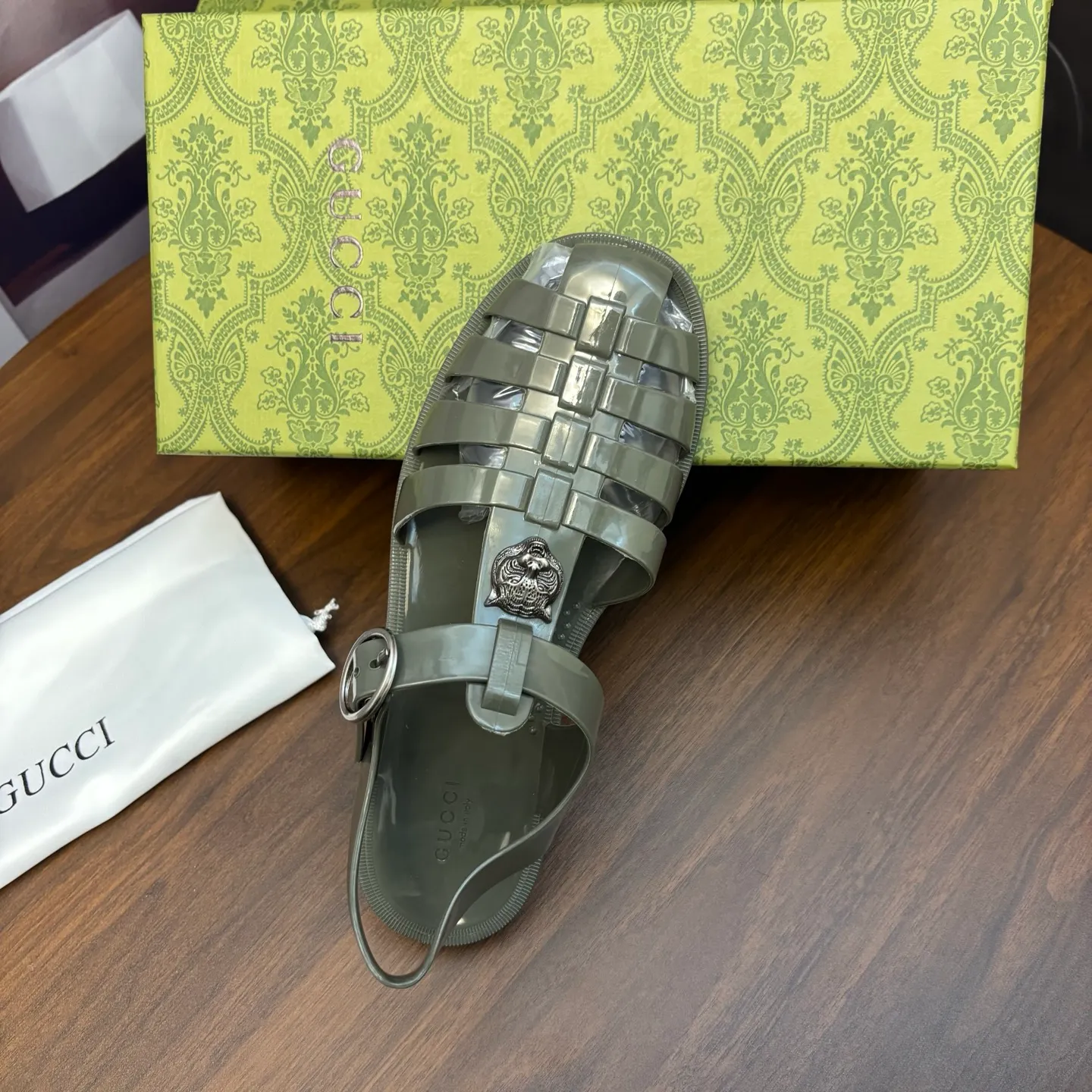 Men's shoes: 260💰[Gucci] sandals, counter quality, top-quality original items, real photos! Original T men's shoes 💰PU material, fine workmanship, comfortable; genuine 1:1 replica Size: 36 ~ 46